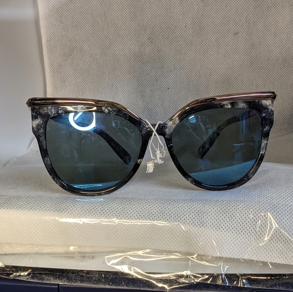 Mcm sunglasses - Picture 2 of 6